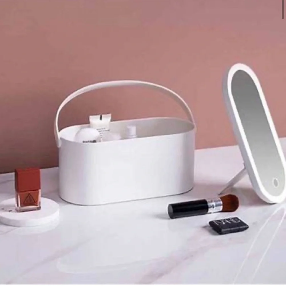 MONAT LED Makeup Case Travel Cosmetic Organizer Lighted Mirror Box